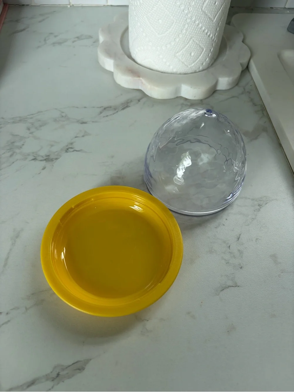T.J.Maxx Clear Dome Food Cover with Yellow Base